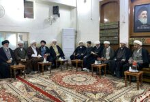 حضور روحانی سرشناس بحرینی در دفتر آیت الله العظمی شیرازی در شهر مقدس کربلا