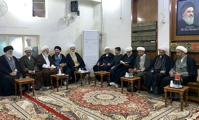 حضور روحانی سرشناس بحرینی در دفتر آیت الله العظمی شیرازی در شهر مقدس کربلا