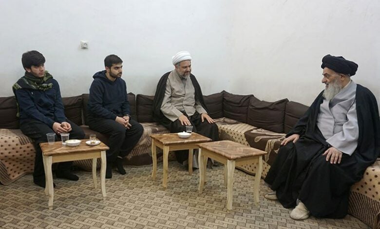دیدار روحانی سرشناس کویتی با آیت الله العظمی شیرازی در شهر مقدس قم