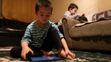 هشدار محققان: گذراندن وقت در مقابل وسایل الکترونیکی، مهارت‌های زبانی کودکان را کاهش می دهد