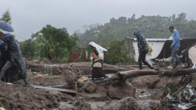 سیلاب و رانش زمین در اندونزی جان ۱۹ نفر را گرفت