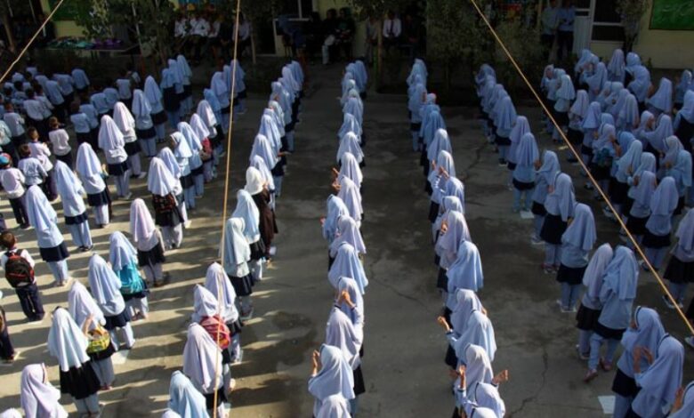 عفو بینالملل: طالبان باید به دختران در هر ردهی سنی اجازه دهند که به مکتب بروند