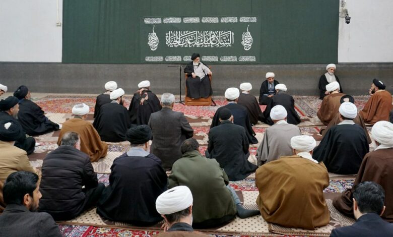 آیت الله العظمی شیرازی : لحظه ی تلقیح نطفه ی مرد به زن، باید بین آنها محرمیت ولو به صورت عقد منقطع وجود داشته باشد