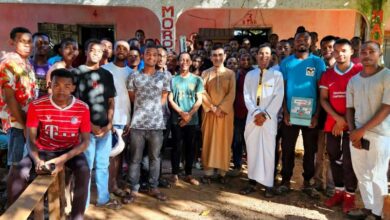 دیدار مدیر دفتر آیت الله العظمی شیرازی در ماداگاسکار با دانشجویان جنوب این کشور