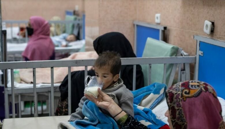 بیماریهای حاد تنفسی از میان کودکان، زنان و بزرگسالان در افغانستان قربانی میگیرد