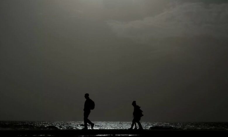 ورود گرد و غبار «بسیار غلیظ» صحرای آفریقا به اروپا رنگ آسمان را تغییر داد