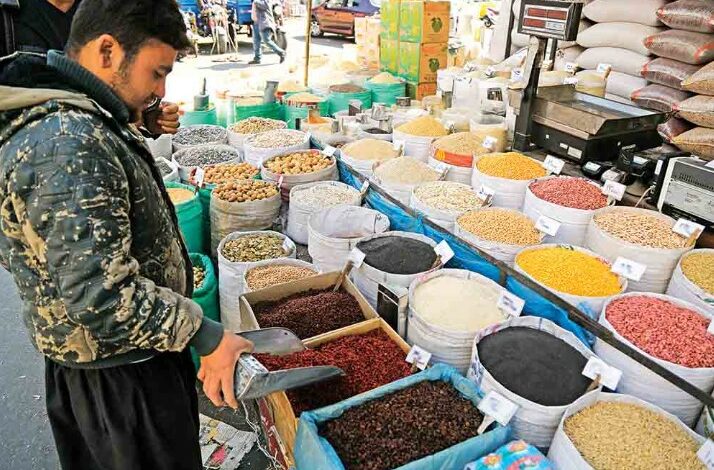 افزایش ۳۰ درصدی قیمت مواد غذایی طی دو هفته اخیر، در حوزه حبوبات، مشکل ارزی باعث افزایش ۵۰ درصدی قیمت‌ها شد