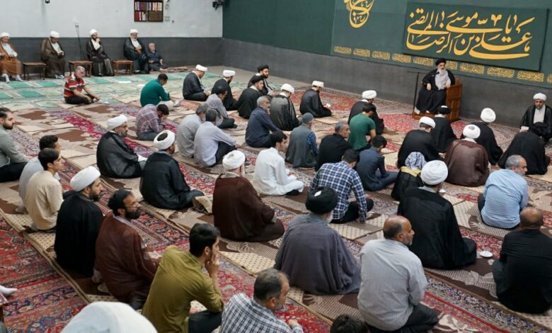 آیت الله العظمی شیرازی: اگر انسان بداند که فردی ناصبی است و با اهل بیت علیهم السلام دشمنی دارد، حکم او حکم کافر است