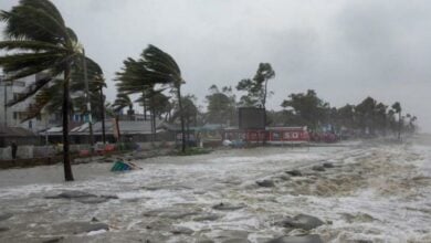 طوفان استوایی در بنگلادش و هند تلفات جانی و خسارات مالی برجای گذاشته است