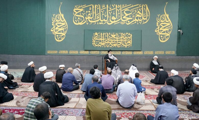 آیتاللهالعظمی شیرازی: از مفهوم استخفاف نماز به صورت قطعی این چنین برداشت میشود که انسان عمدا نماز را به تاخیر بیندازد به گونهای که وقت نماز منقضی شود