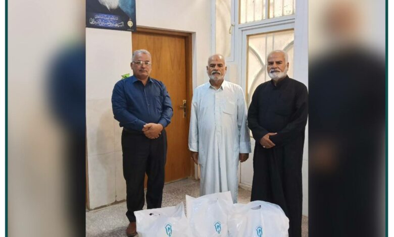 توزیع غذا و سهمیه گوشت بین خانواده های ایتام و نیازمندان در کربلا توسط موسسه مصباح الحسین
