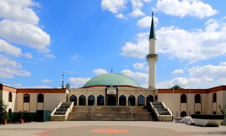 مسلمانان در اتریش درب مساجد خود را به روی سیل زدگان باز کردند