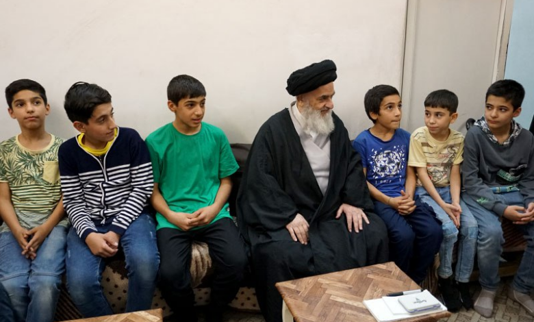 دیدار نونهالان کربلایی مقیم قم با آیت الله العظمی شیرازی