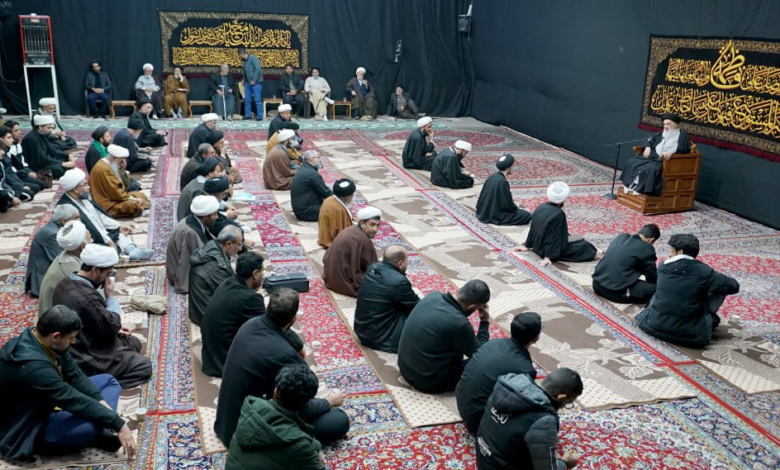 آیتالله العظمی شیرازی: هر فعالیت و کاری که با اهل بیت علیهم السلام مرتبط باشد، بزرگ و با برکت خواهد بود