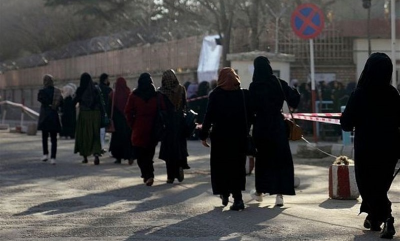 اعتراضات زنان افغانستان علیه ممنوعیت تحصیل در رشتههای مامایی و پرستاری؛ دادستان دیوان کیفری بینالمللی از اقدامات حقوقی خبر میدهد