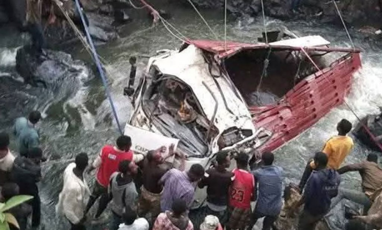 سقوط کامیون در اتیوپی، جان 71 نفر را گرفت
