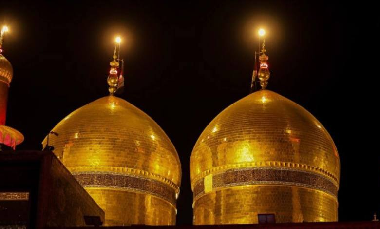تعویض پرچم حرم کاظمین در آستانه شهادت امام کاظم علیه السلام