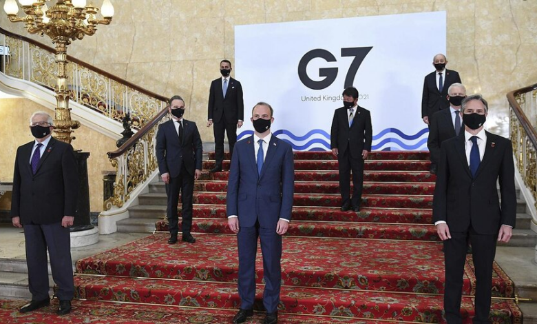 سایهی سیاست بر تحولات اقتصادی در سال 2025