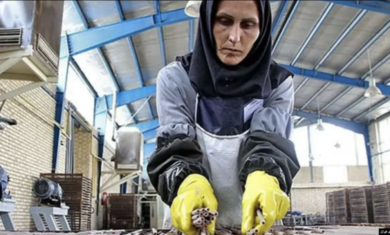 بحران معیشتی زنان سرپرست خانوار در ایران؛ فشارهای اقتصادی و تبعیضهای شغلی