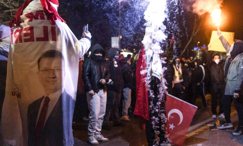 بحران سیاسی و اقتصادی در ترکیه؛ تلاش اردوغان برای مهار اعتراضات و جلب سرمایهگذاران