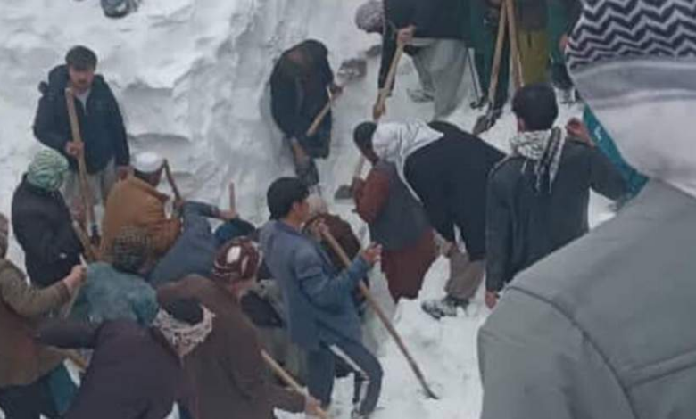 دو کارگر معدن زمرد در پنجشیر زیر برف انبوه گرفتار شدند