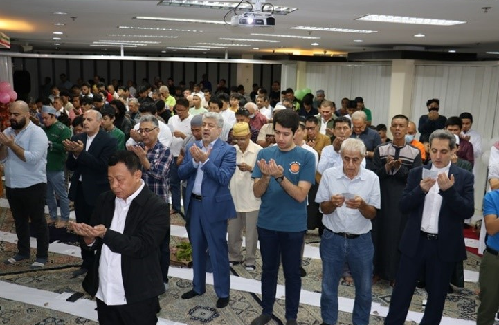 گردهمایی هزاران مسلمان فیلیپینی در مانیل برای جشنهای عید فطر