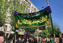 حضور دسته عزاداری موکب اهالی کربلا در حرم حضرت فاطمه معصومه سلام الله علیها و بیت آیت الله العظمی شیرازی