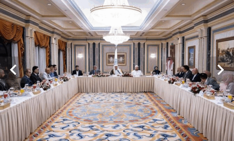 دیدار دبیرکل سازمان همبستگی جهان اسلام با رهبران مسلمان بریتانیا در مدینه