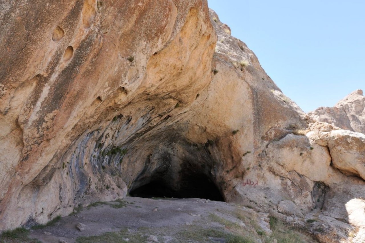 New evidence for 450,000-year-old human presence at Iranian cave found ...