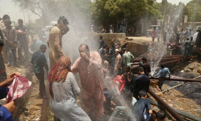 Pakistan’da hava sıcaklığı nefes aldırmıyor sadece son 6 günde 568 kişi hayatını kaybetti