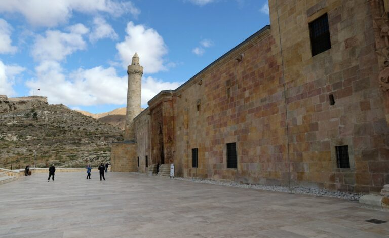 Türkiye'deki Divriği Camii'nin Restorasyondan Sonra Yeniden Açılması