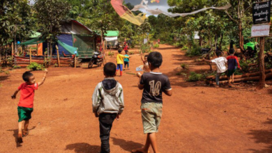 Myanmar'da Yerlerinden Edilenlerin Yaklaşık Yarısı Çocuk