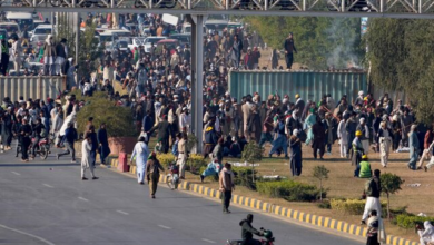 Pakistan'da Binlerce Kişi İmran Han'ın Serbest Bırakılması İçin Yürüyüş Yaptı