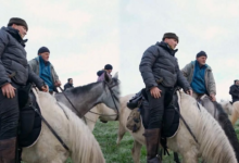 İspanyol Hacılar At Sırtında Mekke'ye Gidiyor