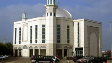 Güney Londra'nın Morden Şehrinde İlk Caminin İnşaatı