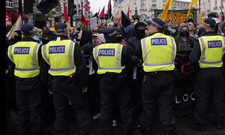 Ülkedeki Irkçılık Karşıtı Protestoların Ardından Londra'da Aşırı Sağ Protestoları