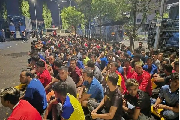 Malezya'da 500'den Fazla Rohingya Mültecisi Gözaltına Alındı