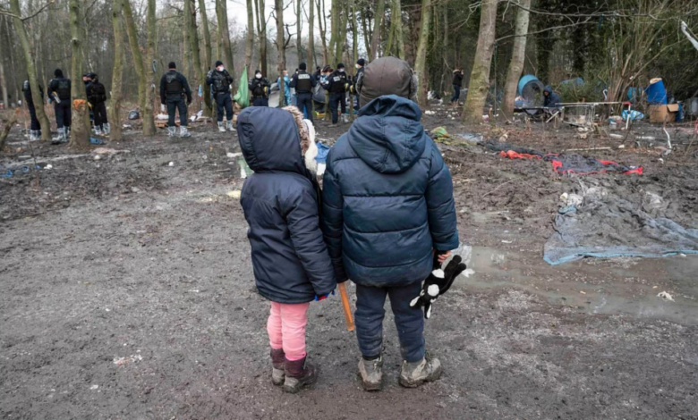 Fransız Yetkililer İngiltere'den Calais'deki İnsani Krizi Anlamasını İstiyor