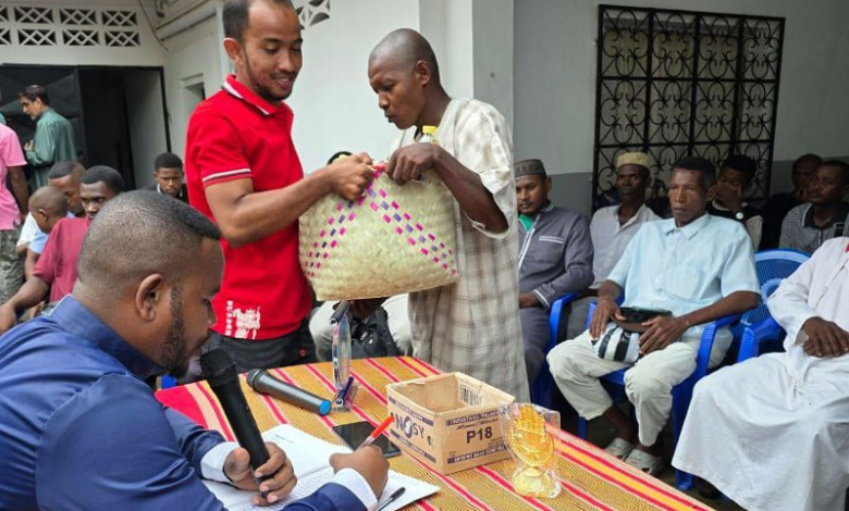 Ramazan Ayının Başında Ayetullah Uzma Şirazi Ofisi'nin Çabaları Sayesinde Madagaskar'da Gıda Sepetleri Dağıtıldı